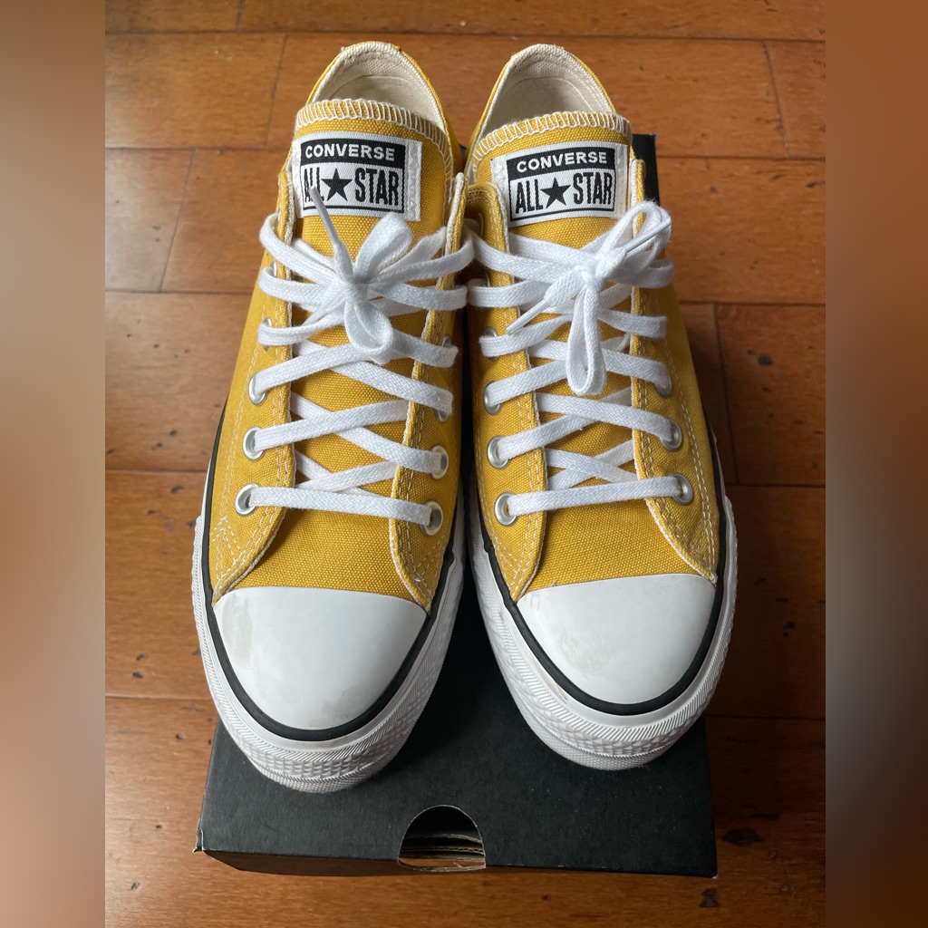 Converse Chunk Taylor All Star Lift Womens Sneakers